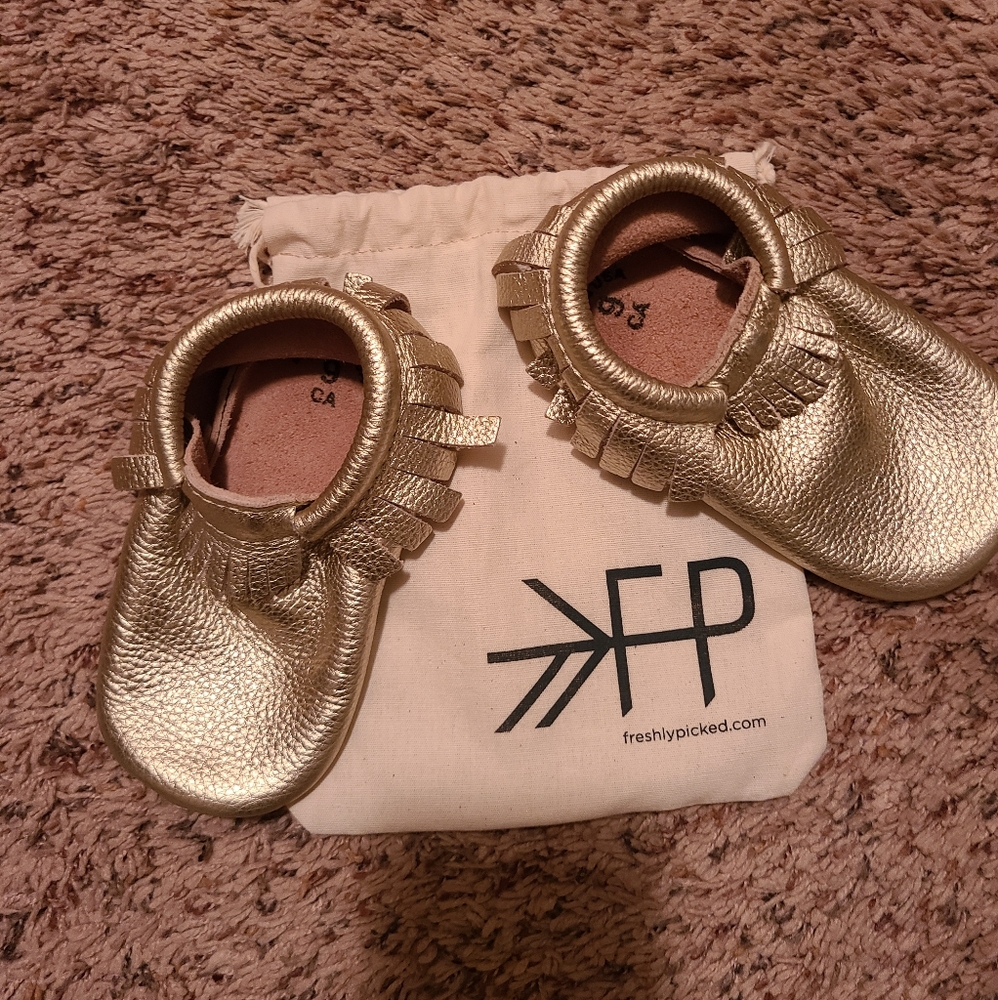 Freshly Picked Moccasins size 9